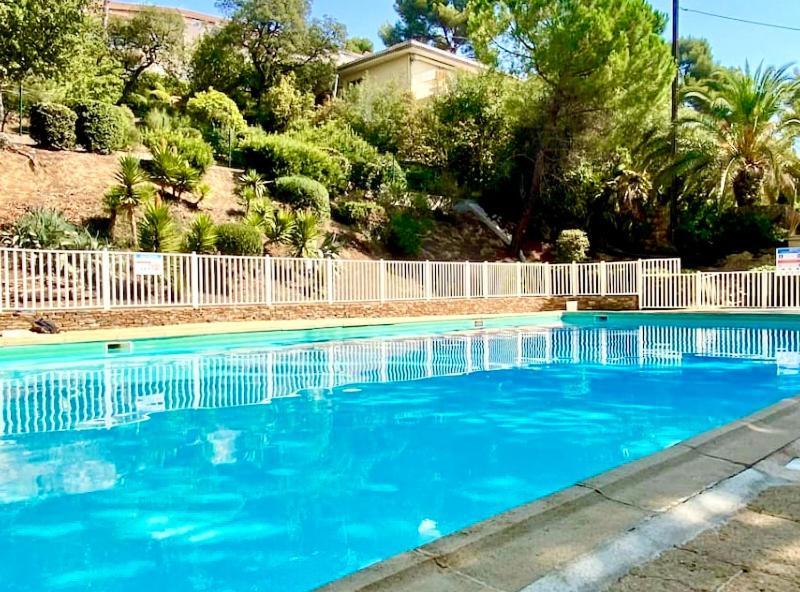Charme & Calme-Tamaris- Studio Vue Mer - Piscine - Le Petit Olivier Sur Mer Ла-Сейн-сюр-Мер Экстерьер фото
